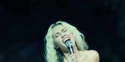 ♪ You're never running dry ♪ - Miley Cyrus - Endless Summer Vacation (Backyard Sessions)