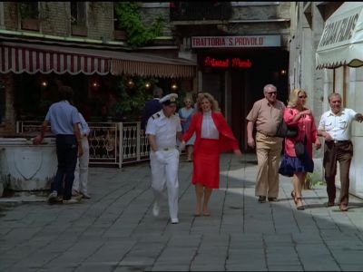 You're not cooperating. - The Love Boat