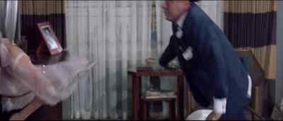 You're not goin' out that door. - Pocketful of Miracles
