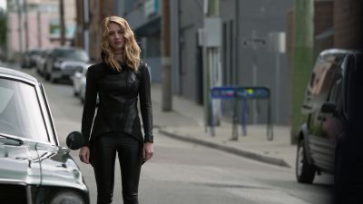 You're not going anywhere. - Supergirl