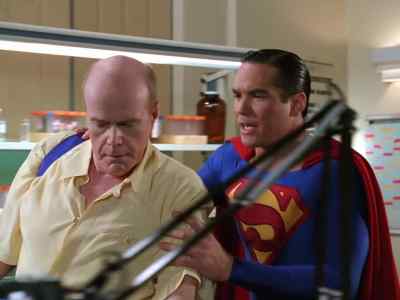 You're not leaving? - Lois & Clark: The New Adventures of Superman