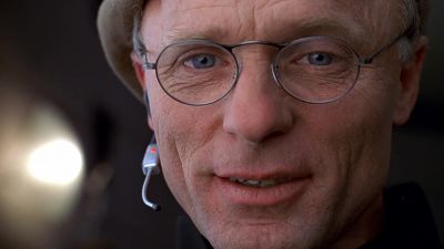 You're on my bed.
Get out. - The Truman Show