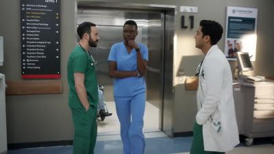 -You're on brain rest.
-Don't make us call your mother. - The Resident