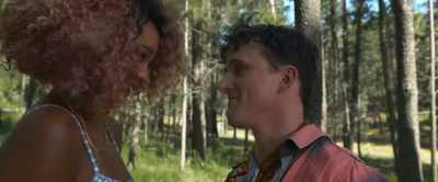 - You're pretty.
- Shut up. - Sissy