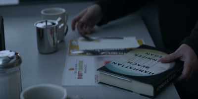 - You're reading Manhattan Beach?
- Ah. Just starting it. - Defending Jacob