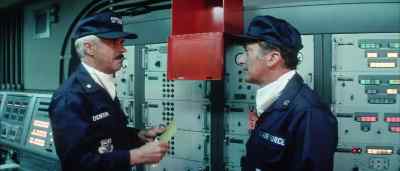 You're relieved, Captain.
- Thank you, sir. - Damnation Alley