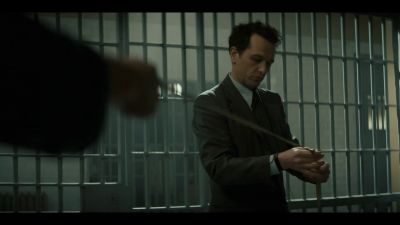 -You're right-handed?
-Yeah. - Perry Mason