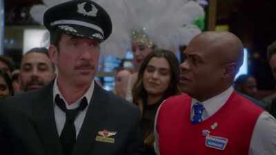 You're right, I'm supposed
to be flying a plane, - LA to Vegas