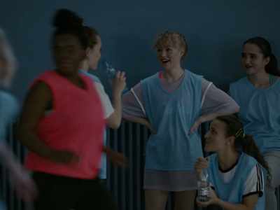 You're running! - Don't exaggerate.
I'm jogging fast. - Girl Picture