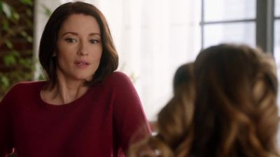 You're safe now, Ms. Grant. - Supergirl