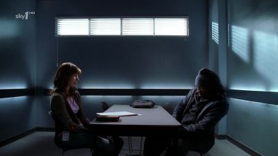 You're scared of me. - Bones