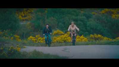 - You're slower than I thought!
- Oh! Leave me alone! - Edie