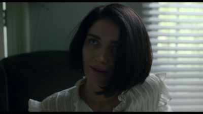 - You're soaked.
- Yeah, I... Uh... Yeah, I am. - Behind Her Eyes