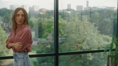 You're still here?
How is she? - Her Affair to Die For