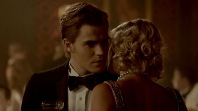 You're still wearing your date. - The Vampire Diaries