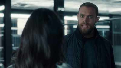 - You're Su-Lin? - And you're Richard's - Departure