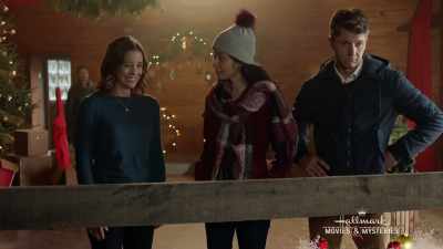 You're supposed to be
finding homes - Northern Lights of Christmas