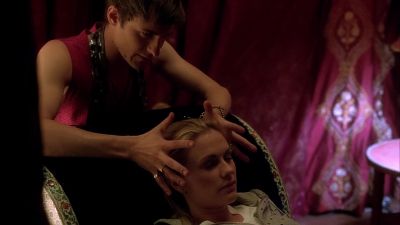 You're supposed be helping her,
not zapping her again. - True Blood