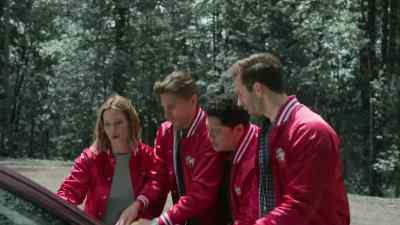 You're supposed
to be going north, - Jingle Bell Run