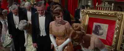 You're supposed
to curtsy, Gladys. - The Unsinkable Molly Brown