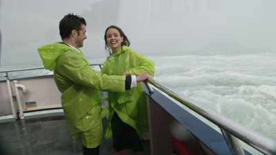 ♪ You're the best thing ♪ - Falling in Love in Niagara