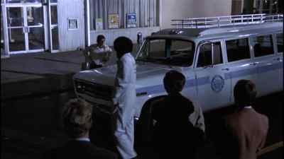 - You're the driver?
- Yeah. - Dog Day Afternoon