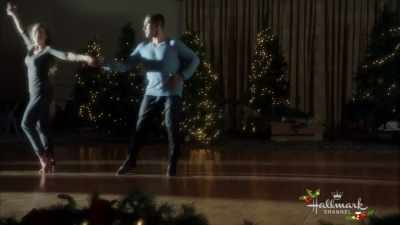 ♪ You're the jingle
in my bells ♪ - Enchanted Christmas