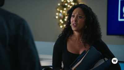 You're the one
who's inappropriate - Inventing the Christmas Prince