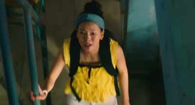 You're the only one
who can stop her! - The Confidence Man JP - The Movie -