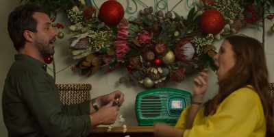 You're the worst catcher.
Try again. Ooh! (LAUGHS) - Christmas on the Farm