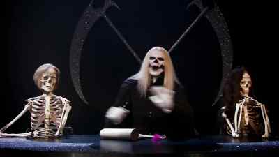 You're through to the afterlife Yeah it doesn't work - Horrible Histories