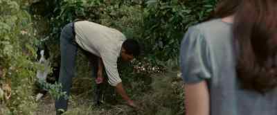 You're wearing suit pants. - Seven Pounds