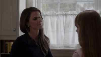 YOU'RE WEARING
TOO MUCH LIP GLOSS. - The Americans