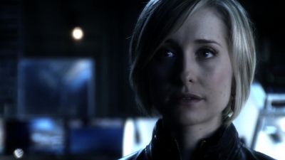 - You're working with them?
- I can explain later. - Smallville