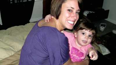 YOU'VE GOT A VERY
GORGEOUS YOUNG MOM. - Casey Anthony: An American Murder Mystery