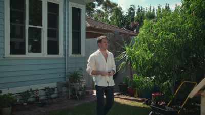 - You've got some balls,
I'll give you that. - Five Bedrooms
