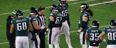 - You've got some wheels down!
- I don't know how much longer - Kelce