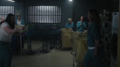 - You've got this!
- Come on, take her down! - Wentworth