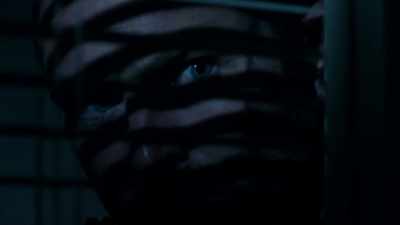 You've just missed her.
And you didn't think to stop her? - Blindspot