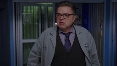 You've seen a kid with a cast? - Chicago Med