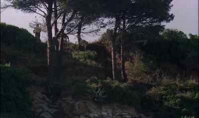 Ýt was a rugged trek upwards. - Mysterious Island