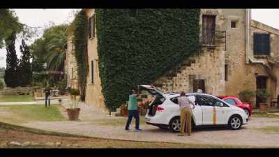 - Yvie... Yvie, wait! Wait. - The Mallorca Files