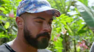 [Zac] This is cacao. - Down to Earth with Zac Efron