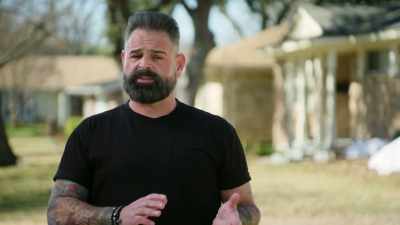 Zach and Paul don't see
eye to eye at all - Renovation Impossible