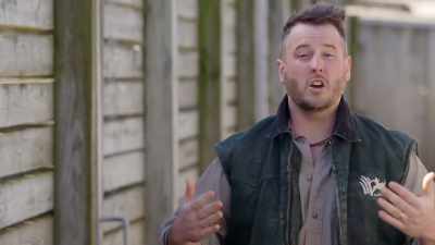 Zack: So, the snow's
finally melted, - Secrets of the Zoo
