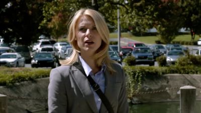 Zahrani's approaching the fountain. - Homeland