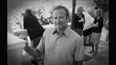 Zak:
His pathos was seeking
to entertain and please. - Robin Williams: Come Inside My Mind