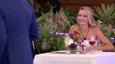 >> ZANDRA. - Love Island