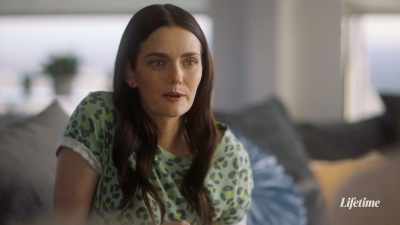 -Zara, I'm, I'm so sorry.
-No, it's okay. - Psycho Sister-In-Law