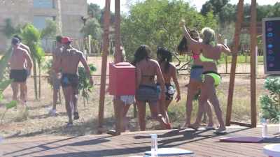 (ZARA SCREAMS) - Love Island
